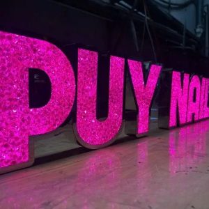 chu-inox-hat-nhua-kim-cuong